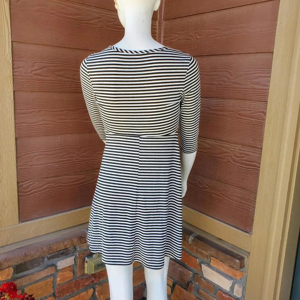 Xhilaration Black and White Striped 3/4 Sleeve Mini Dress Size Small EUC - Picture 6 of 14